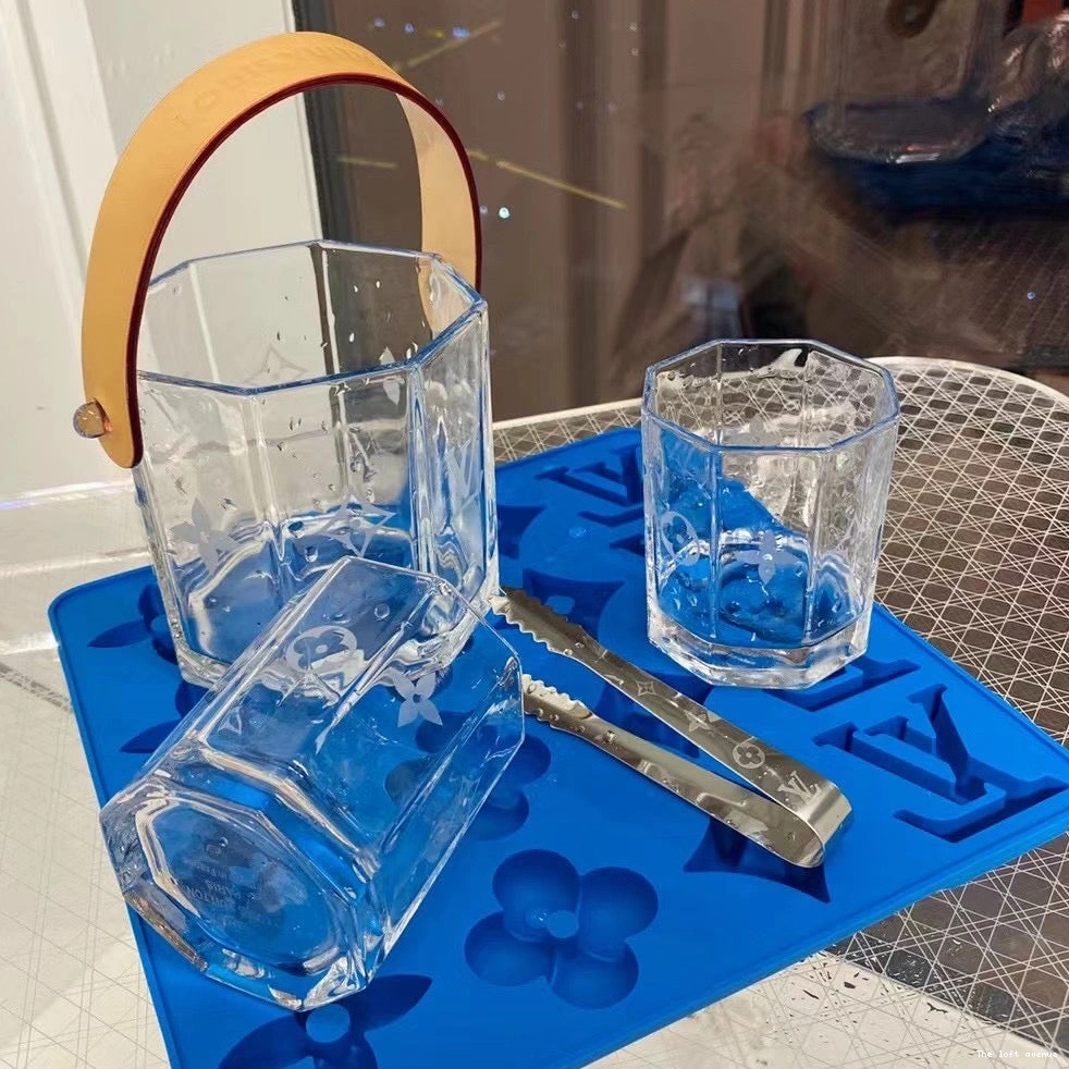 CUSTOM SET LV DRINKS 0815